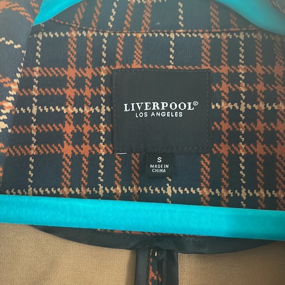 A patterned Blazer! In great condition new with tag! - Picture 4 of 5